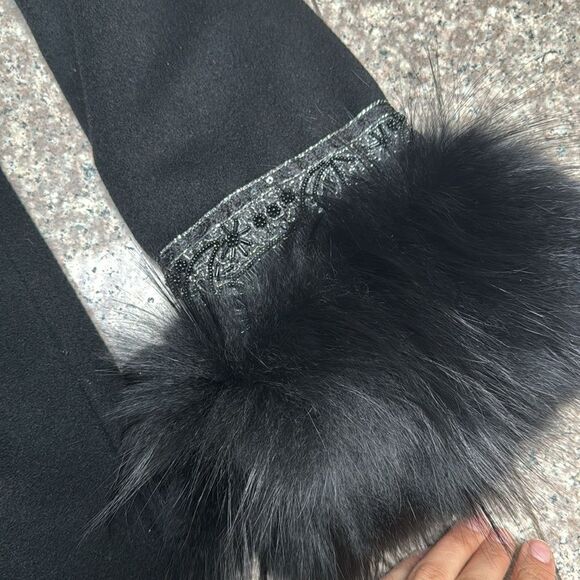 St. John Cashmere and Fox fur trim Coat - Picture 5 of 15